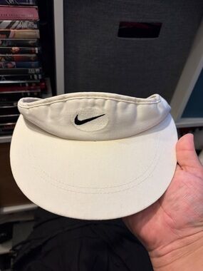 Vintage Nike White with black swoosh visor 90’s